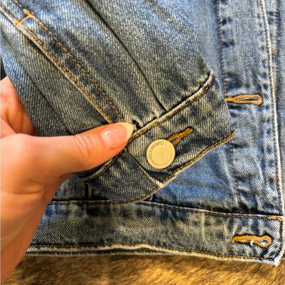 BLANK NYC Jean Jacket with removable hoodie - medium denim wash - Picture 3 of 8